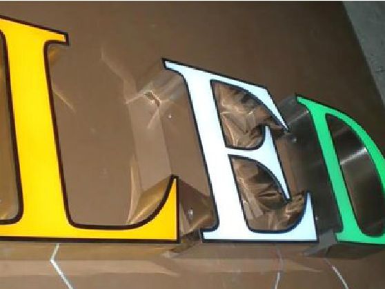 十堰介绍LED招牌的基础知识。